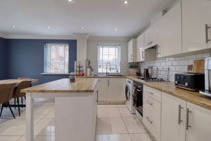 Kitchen/Diner- click for photo gallery